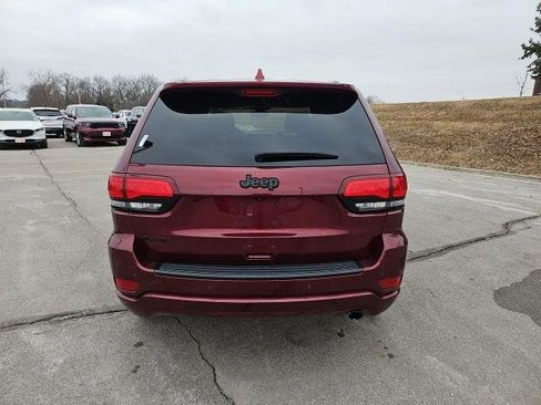Used 2018 Jeep Grand Cherokee Altitude image 5