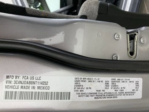 Used 2022 Jeep Compass Sport image 36