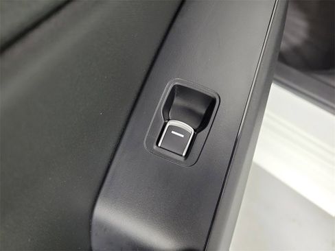 Used 2025 Honda Civic Sport image 13