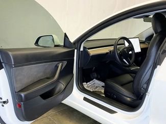 Used 2021 Tesla Model 3 Long Range video 2