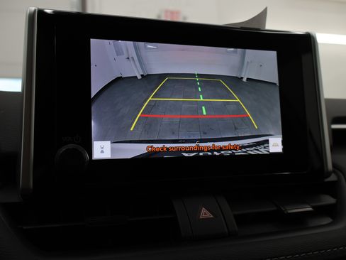 Used 2025 Toyota RAV4 LE AWD/4WD image 15