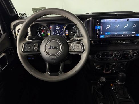 Used 2024 Jeep Wrangler Unlimited w/ Technology Group AWD/4WD image 13