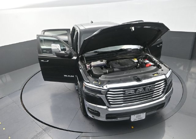 Used 2025 RAM 1500 Laramie w/ Trailer Tow Group AWD/4WD image 31