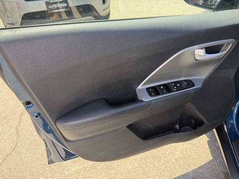 Used 2018 Kia Niro LX FWD image 8