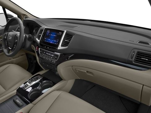 Used 2017 Honda Pilot Touring image 16