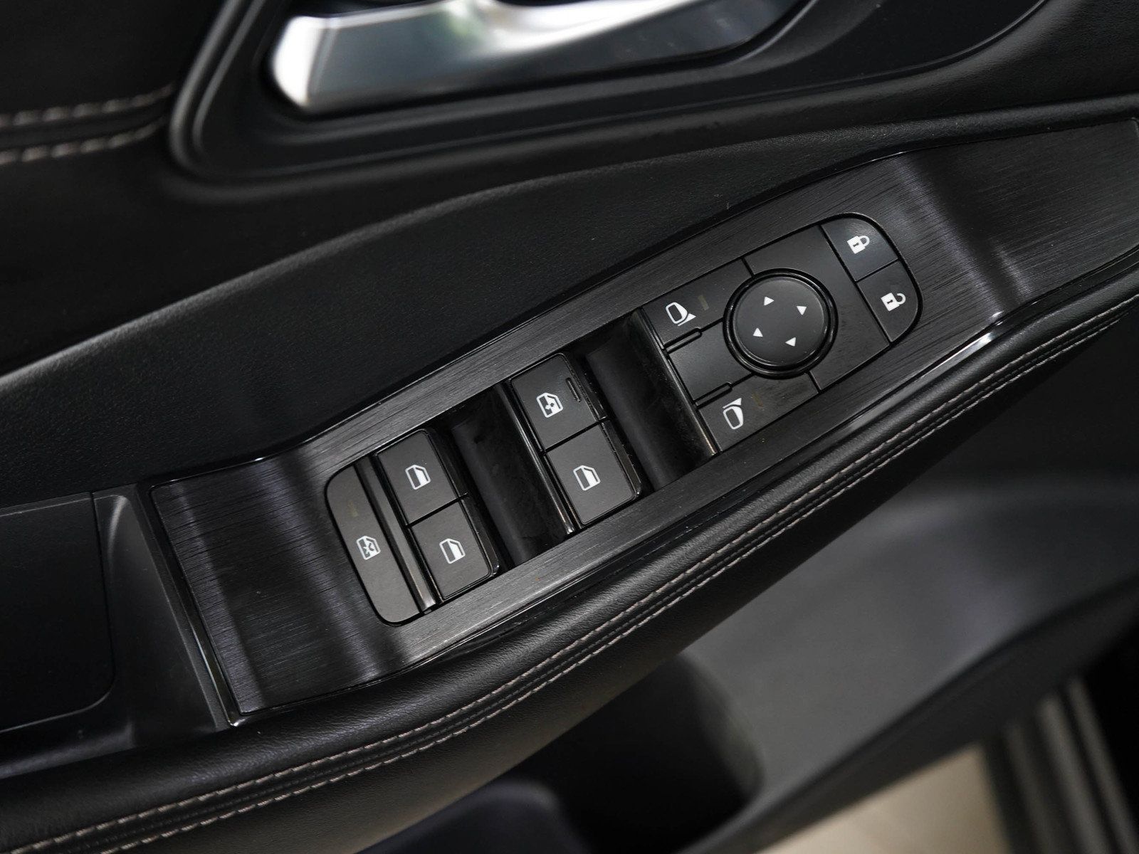 Used 2023 Nissan Rogue SV w/ SV Premium B Package AWD/4WD image 21