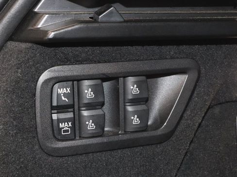 Used 2022 BMW X7 xDrive40i w/ Premium Package image 48