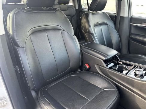 Used 2022 Jeep Grand Cherokee Limited 4xe w/ Luxury Tech Group II image 19