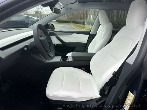 Used 2026 Tesla Model Y Long Range image 8