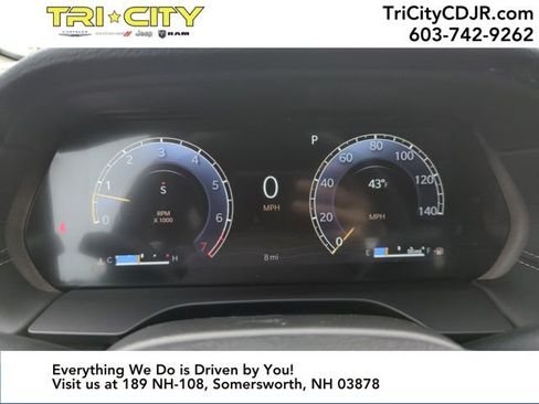 New 2025 Jeep Grand Cherokee Altitude image 15