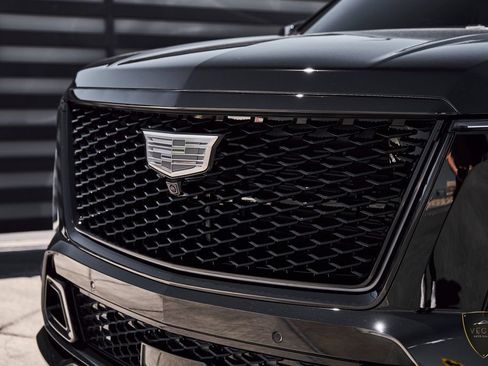 Used 2026 Cadillac Escalade V AWD/4WD image 7
