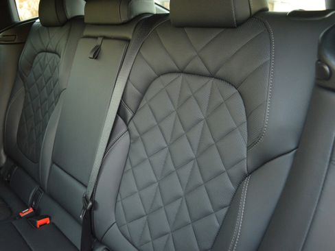 Certified 2025 BMW X6 xDrive40i image 30