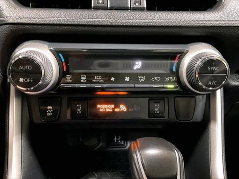 Used 2019 Toyota RAV4 XLE Premium w/ Cold Weather Package image 32