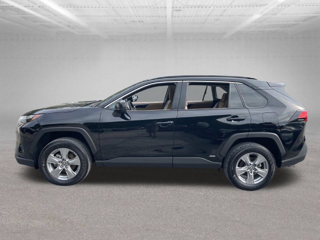 Used 2025 Toyota RAV4 LE AWD/4WD image 12