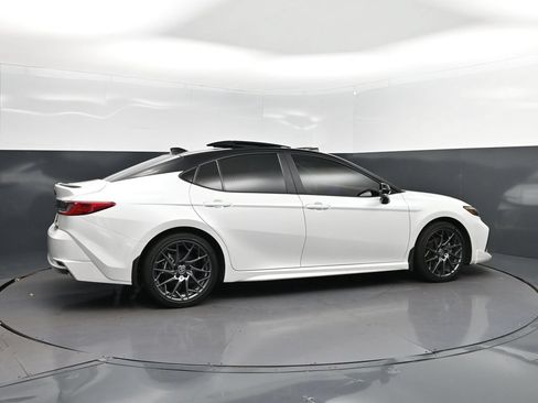 Used 2025 Toyota Camry XSE FWD image 8
