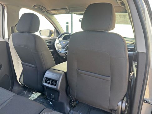 Used 2018 Chevrolet Equinox LT FWD image 29