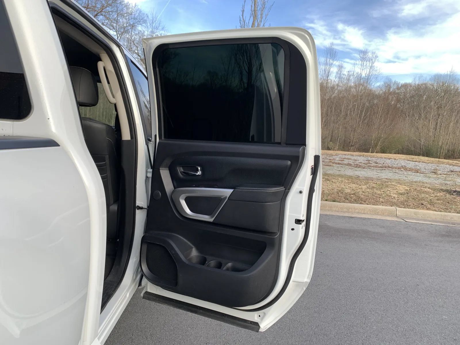 Used 2018 Nissan Titan PRO-4X w/ Pro-4x Utility Package AWD/4WD image 33