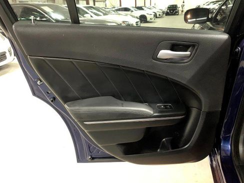 Used 2017 Dodge Charger SXT w/ Plus Group image 37