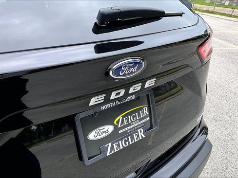Used 2023 Ford Edge SE AWD/4WD image 8
