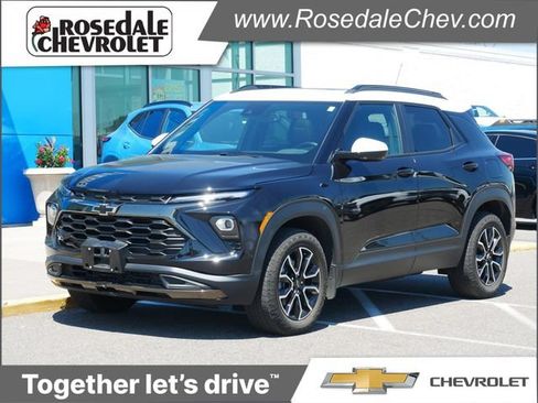 Used 2025 Chevrolet TrailBlazer ACTIV w/ Convenience Package AWD/4WD image 1