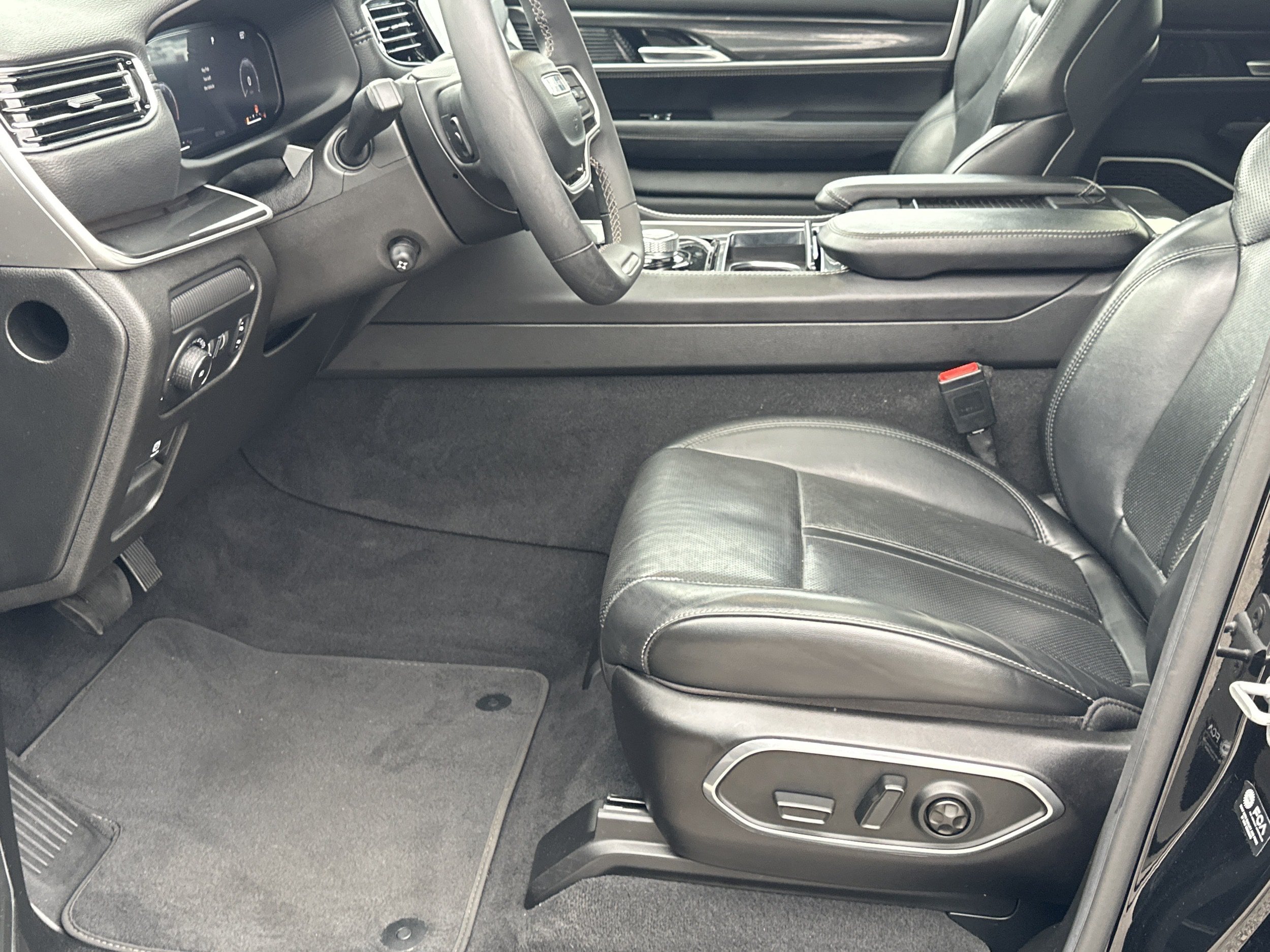 Used 2022 Jeep Wagoneer Series I w/ Premium Group I RWD image 9