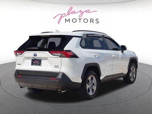 Used 2023 Toyota RAV4 XLE AWD/4WD image 5