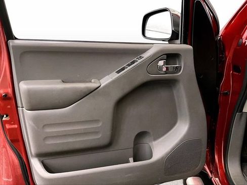 Used 2015 Nissan Frontier SV AWD/4WD image 22