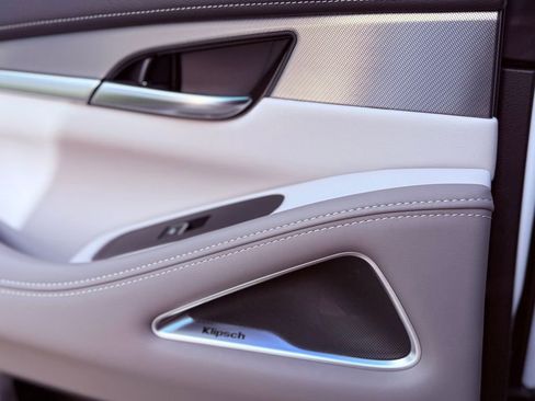 Certified 2026 INFINITI QX60 Luxe w/ Family Package image 29