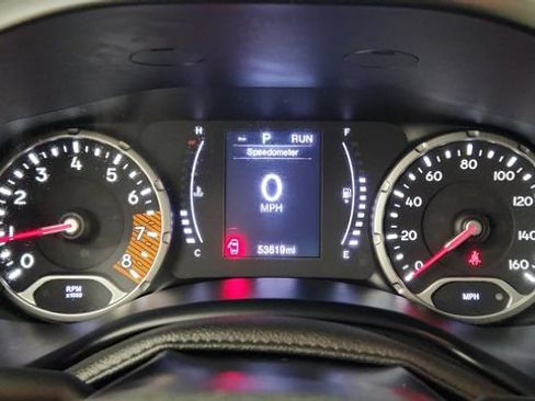 Used 2023 Jeep Renegade Latitude AWD/4WD image 20