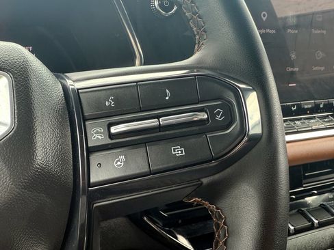 Certified 2023 GMC Canyon AT4 w/ AT4 Premium Package AWD/4WD image 41