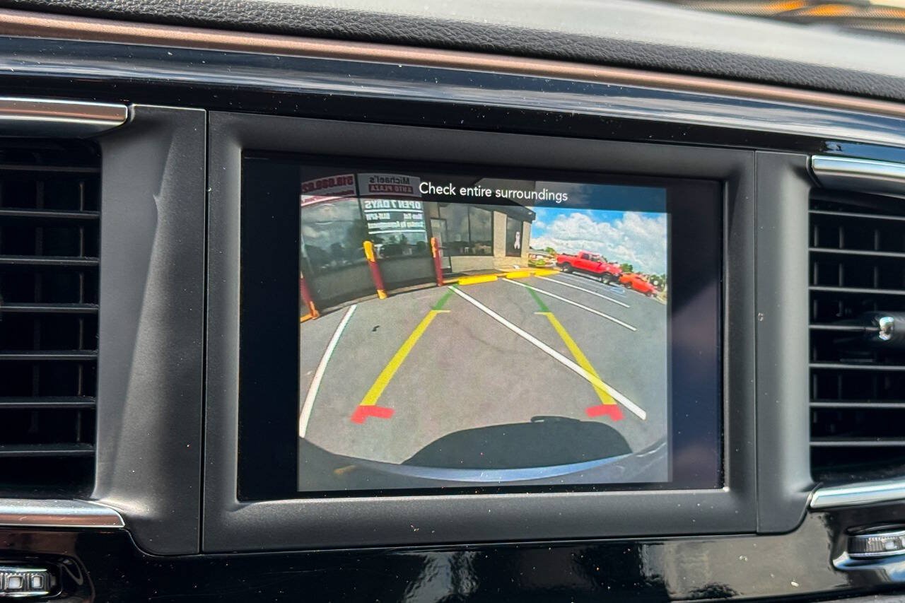 Used 2020 Chrysler Voyager L FWD image 24