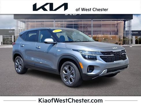 Used 2024 Kia Seltos LX AWD/4WD image 1