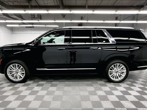Used 2025 Cadillac Escalade ESV Premium Luxury AWD/4WD image 15