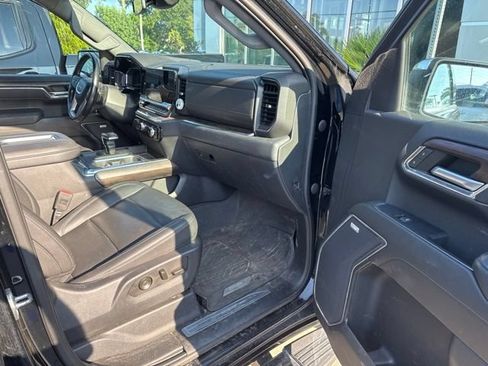 Used 2022 GMC Sierra 1500 SLT w/ SLT Premium Plus Package AWD/4WD image 5