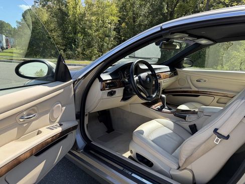 Used 2008 BMW 328i Convertible image 11