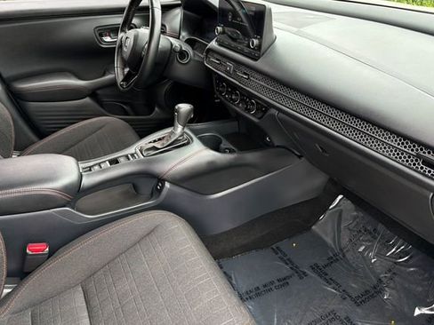Certified 2025 Honda HR-V Sport image 20