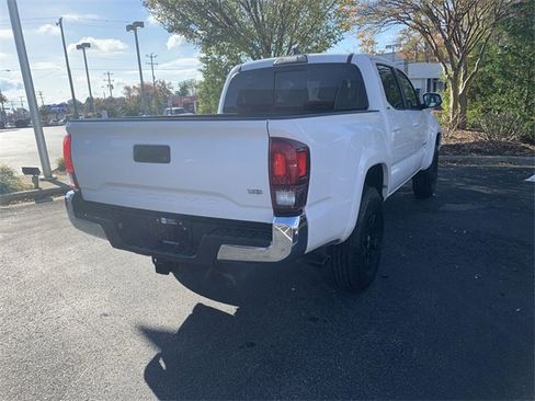 Certified 2019 Toyota Tacoma TRD Sport image 8