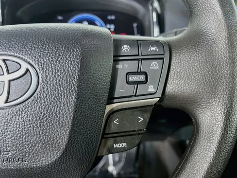 Used 2025 Toyota Camry LE w/ Convenience Package FWD image 17