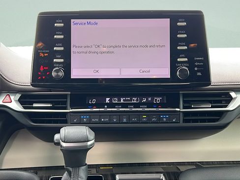 Used 2021 Toyota Sienna Platinum AWD/4WD image 14