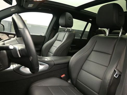Used 2025 Mercedes-Benz GLS 450 4MATIC image 8