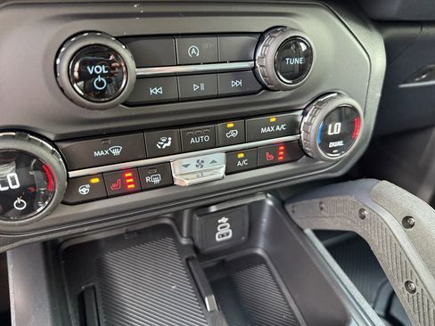 New 2026 Ford Bronco Badlands AWD/4WD image 24