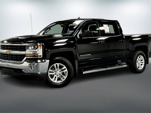 Used 2018 Chevrolet Silverado 1500 LT w/ All Star Edition image 3