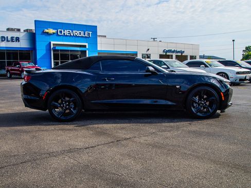 Used 2023 Chevrolet Camaro LT w/ Technology Package RWD image 8
