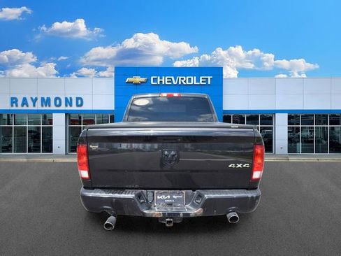Used 2017 RAM 1500 Express w/ Black Ram 1500 Express Group AWD/4WD image 4