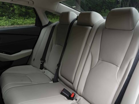 Used 2024 Honda Accord Touring image 18