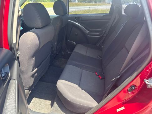 Used 2004 Pontiac Vibe w/ Moon And Tunes Value Package FWD image 18