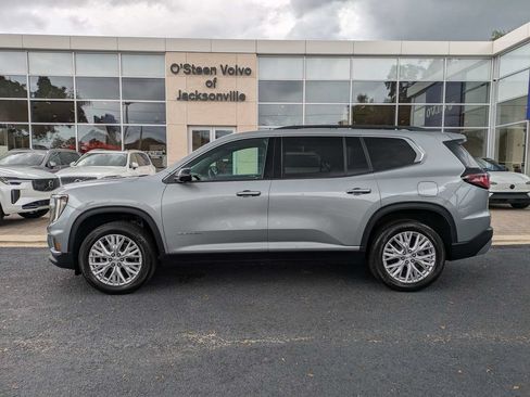 Used 2024 GMC Acadia Elevation w/ Luxury Package FWD image 3