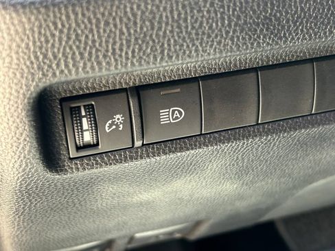 Used 2025 Toyota RAV4 XLE w/ Convenience Package FWD image 25
