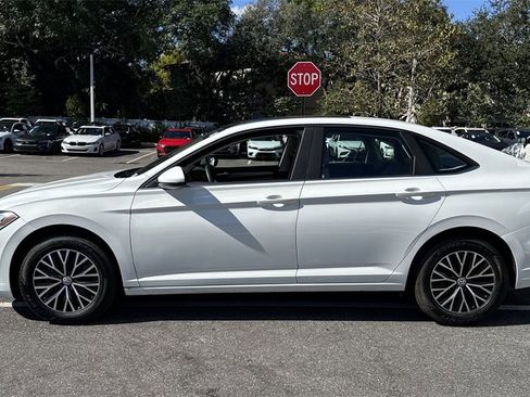 Used 2021 Volkswagen Jetta SE image 12