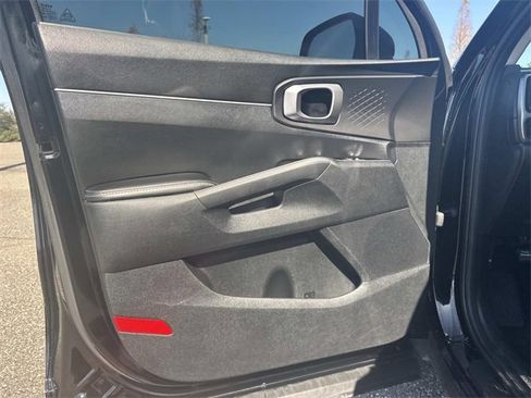 Used 2022 Kia Sorento LX image 16